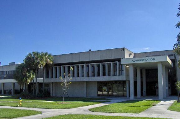 布罗瓦德社区学院